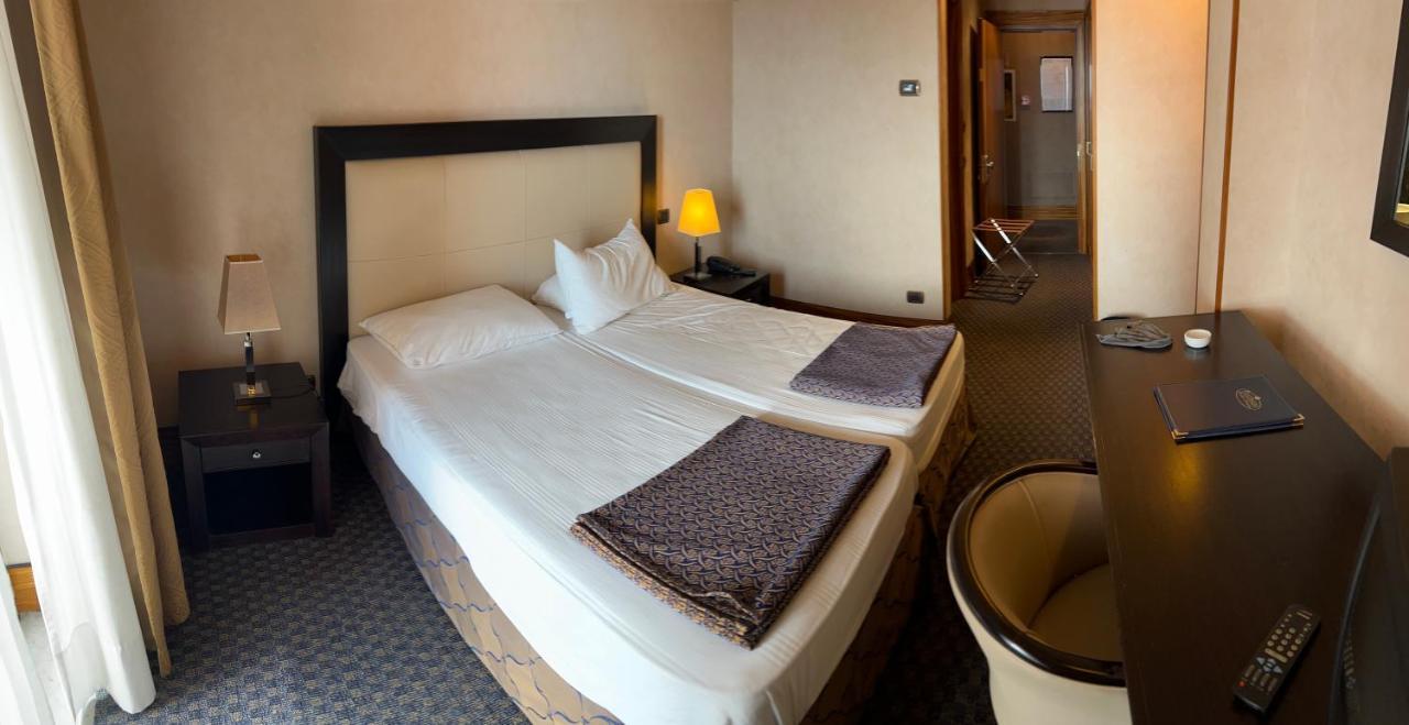 Hotel La Fenice Belpasso Zewnętrze zdjęcie